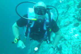 Steve Audley underwater